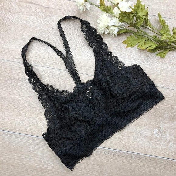 **NEW** 2/$30 Victoria's Secret Black Daisy Lace Bralette - Picture 1 of 7